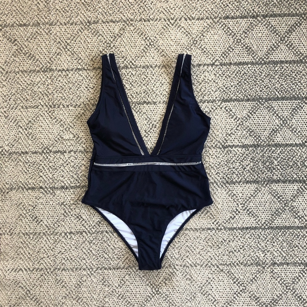 NWT Cupshe one piece Swim